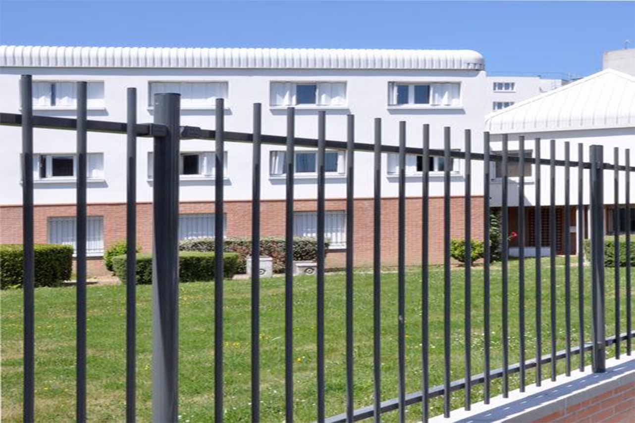 barreaudage-tubes-passants-gris-anthracite-pv0