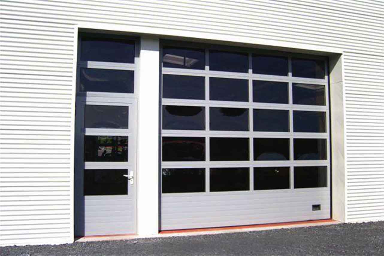 porte-sectionnelle-industrielle-levante-vitree-1-pv4