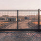 Portail autoportant en acier industriel avec grillage gris anthracite