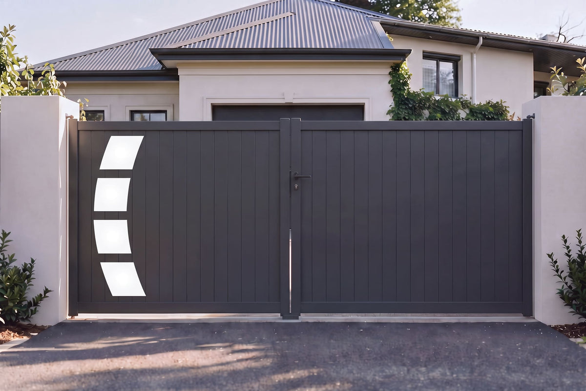 Portail battant plein avec finition aluminium gris anthracite