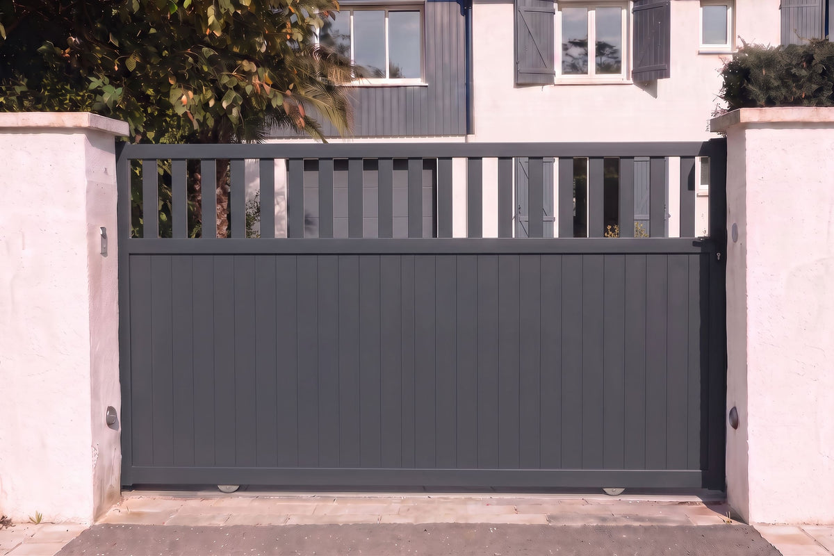 Portail coulissant semi-plein gris anthracite