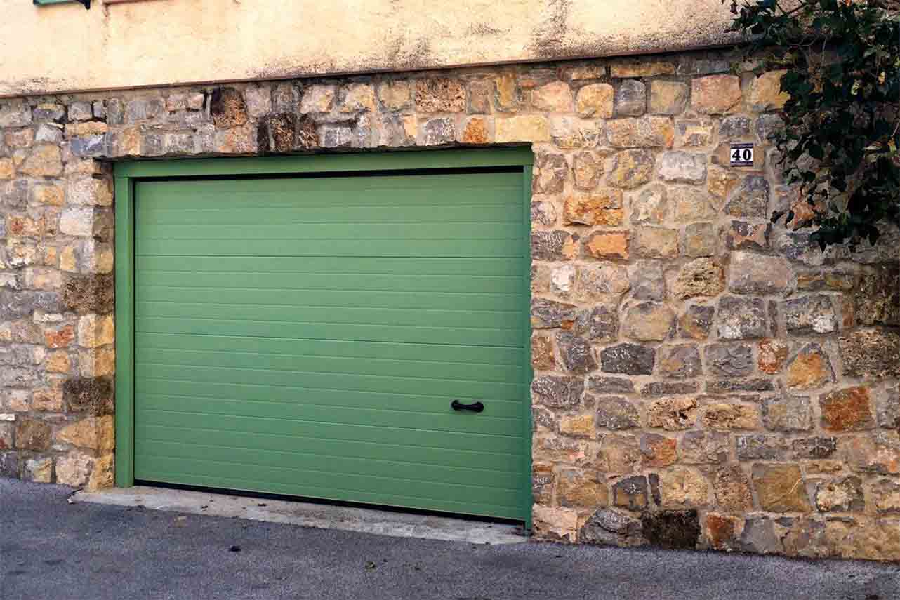 porte-sectionnelle-garage-levante-woodgrain-gris-anthracite-7016-pv2